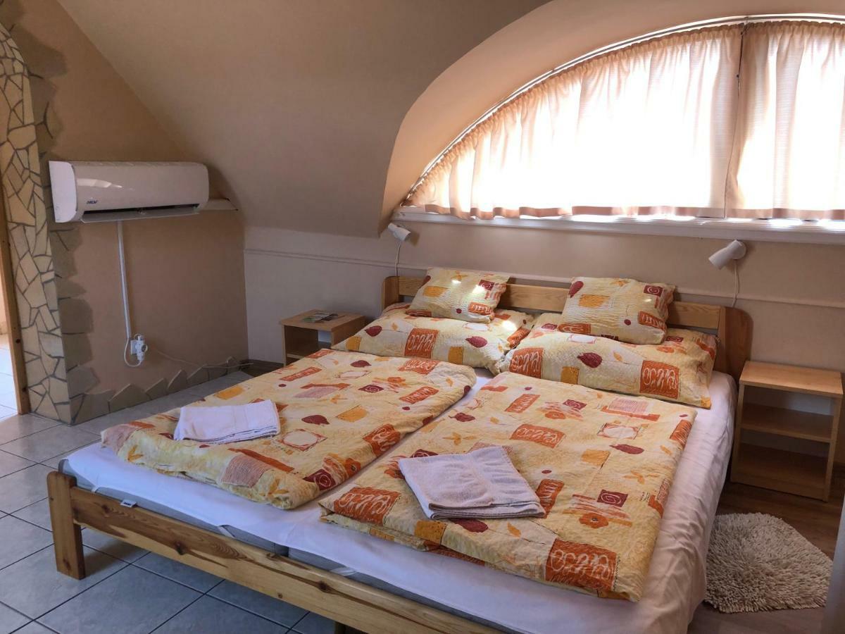 Ovar 12 Vendeghaz توكاي المظهر الخارجي الصورة